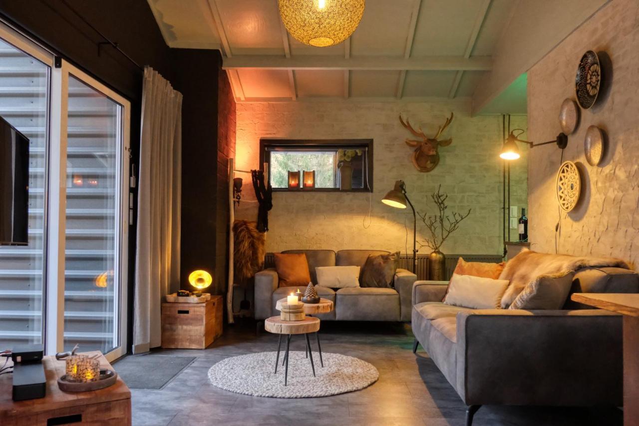 Lodge In Een Bosrijke Omgeving Met Hottub & Sauna Opt Rheezerveen Exterior foto