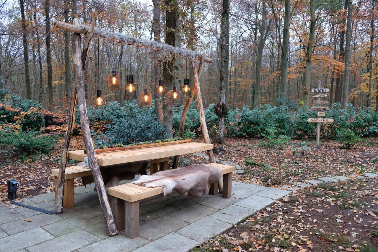 Lodge In Een Bosrijke Omgeving Met Hottub & Sauna Opt Rheezerveen Exterior foto